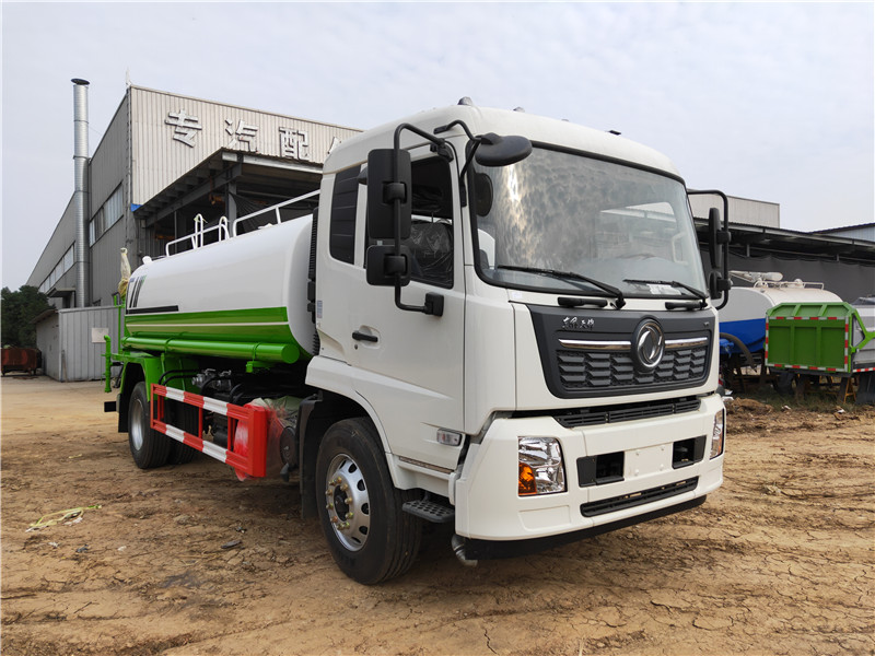 東風(fēng)天錦15方灑水車(chē)